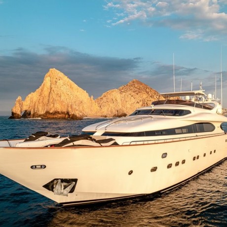 100-foot Maiora luxury yacht 